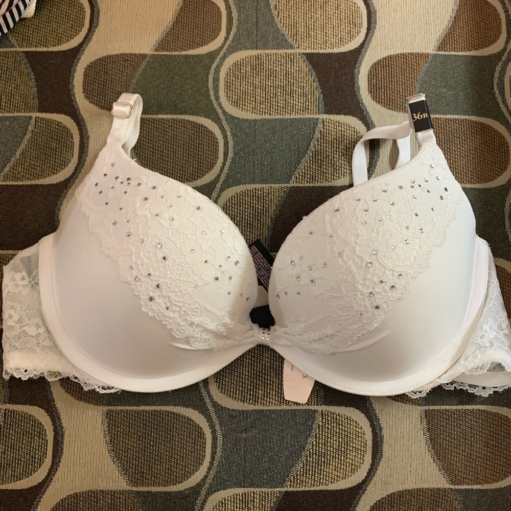 NWT VICTORIA’S SECRET WHITE & RHINESTONE PUSH UP BRA SIZE 36B